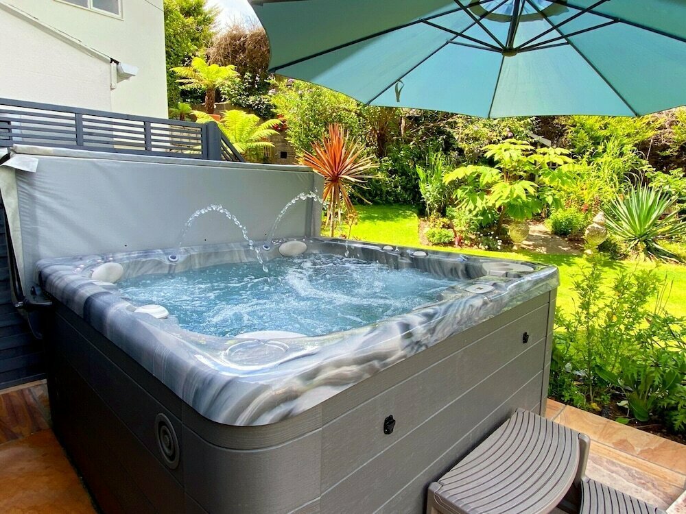 Muntham Holiday Apartments & Town House