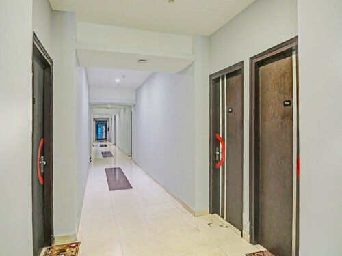 Hotel Red Coral By F9 Hotels, Забронировать Отель Patparganj Нью-Дели