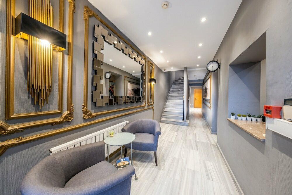King Suit Hotel