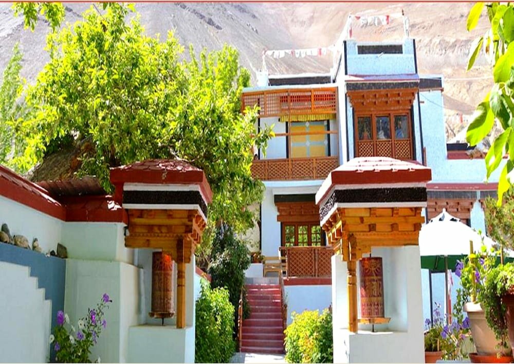 Namra Hotel