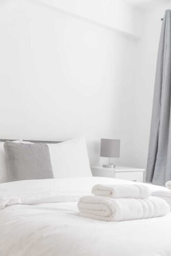 Spacious and Central 4 Bedroom Flat - West Kensington, Забронировать Отель Лондон Большой Лондон