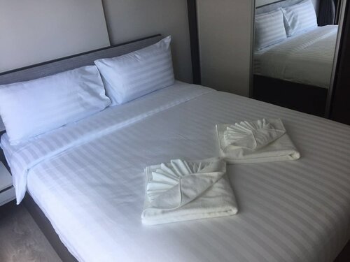 芭提雅市中心The Base 高端公寓酒店, Забронировать Отель Отели Паттайя с бассейном, Бассейн