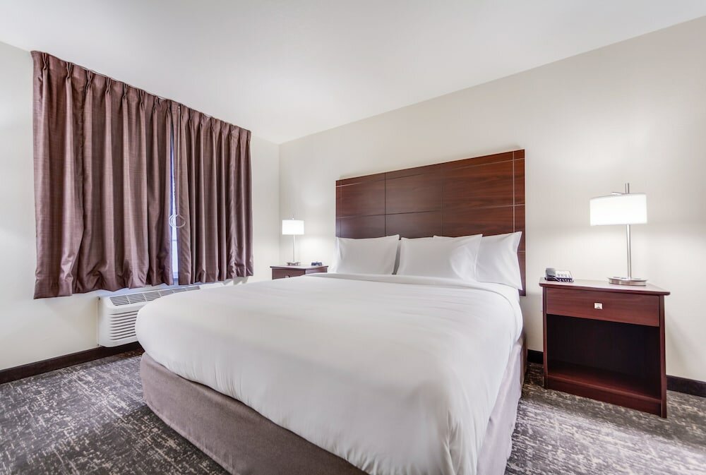 Cobblestone Hotel & Suites - Two Rivers