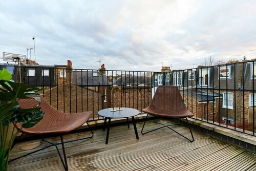The Fulham Loft - Captivating 2bdr Flat With Terrace, Забронировать Отель Отели Большого Лондона 3 звезды, 3*