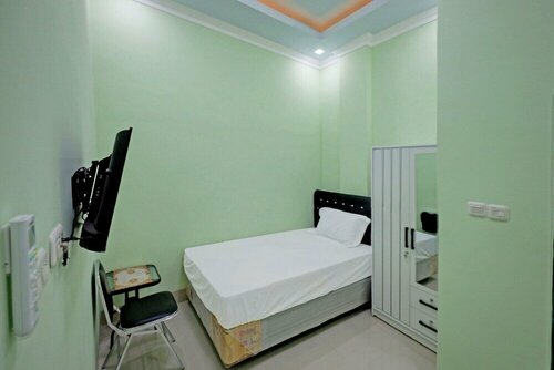 OYO 93059 Homestay Zafirah, Book Hotel Makassar 