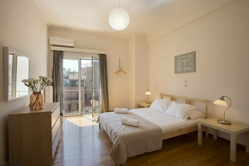 Athenian Home by Livin Urbban, Забронировать Отель Афины периферийная единица Центральные Афины