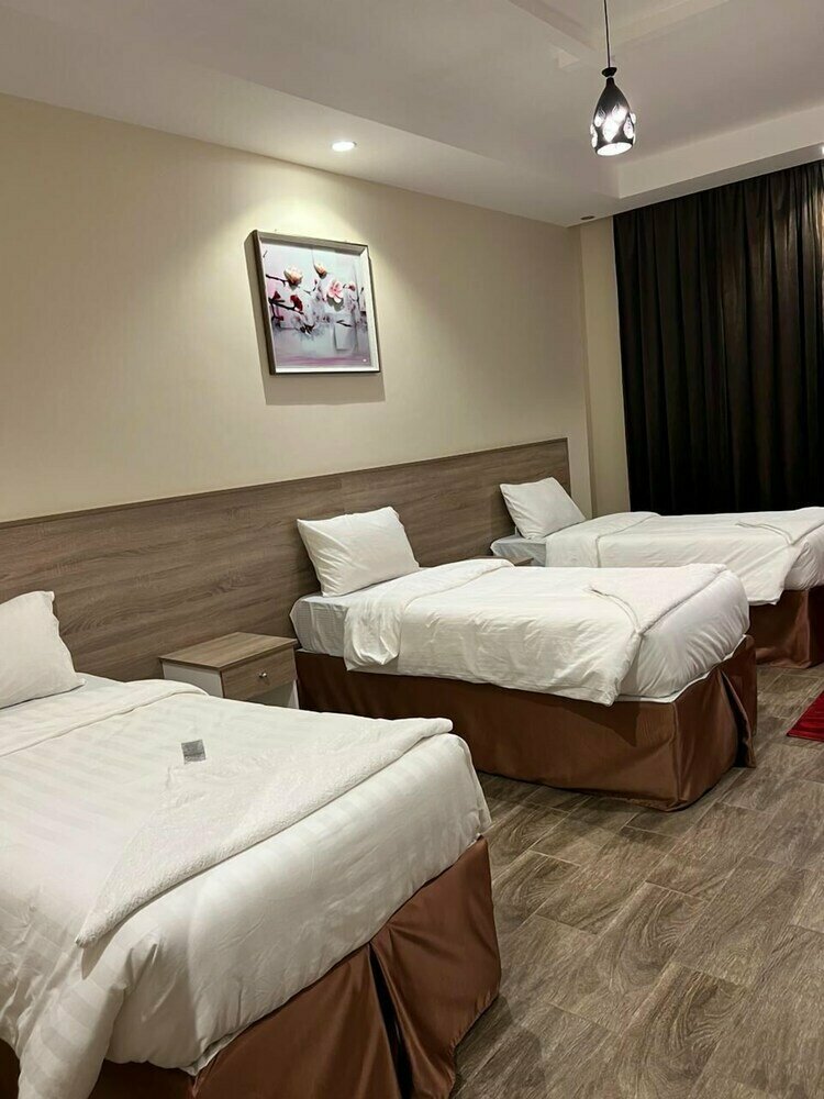 7th Square Hotel