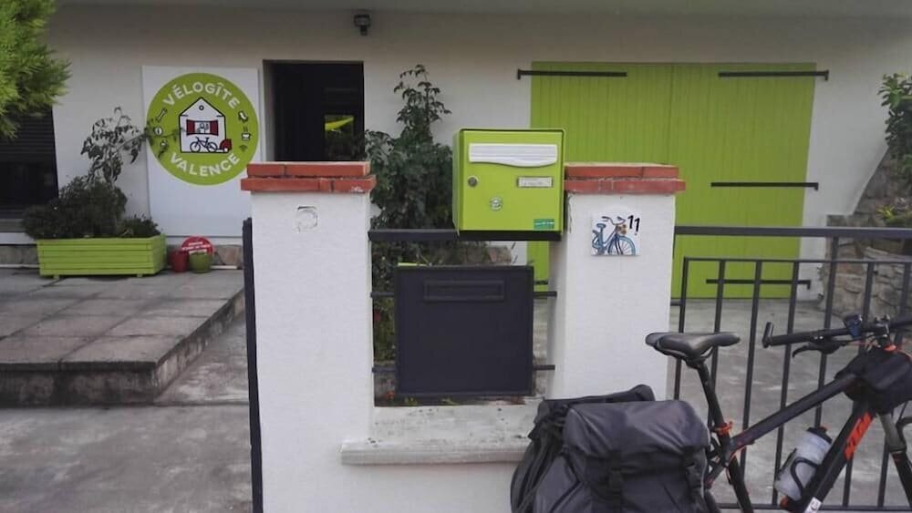 Vélo Gîte Valence 20 euros la nuit. Auberge de Jeunesse