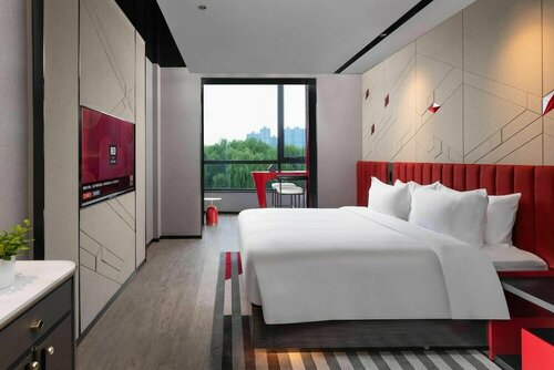 Radisson RED Beijing Universal Resort, Забронировать Курортный отель Пекин район Пекина