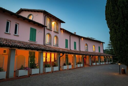 Bellosguardo Resort, Забронировать Отель Модильяна Ravenna Area
