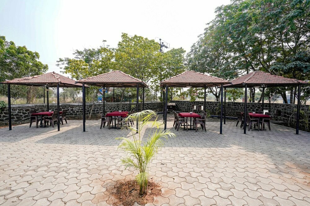 Fabhotel Hi Way Resort