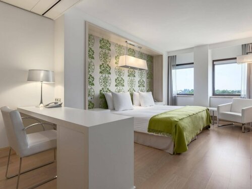 NH Amsterdam Zuid, Забронировать Отель Зяудерамстел Амстердам
