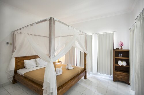 Linda Beach Hotel, Забронировать Отель Отели Лембонган с парковкой, рядом с Пляж Тамаринд, Парковка