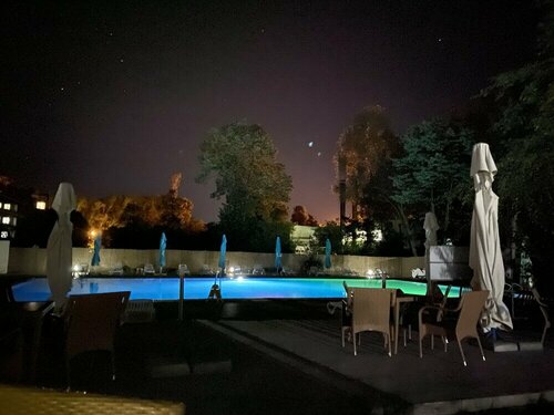 Q Hotel Neptun, Забронировать Отель Отели Нептуна с парковкой, рядом с Paradis Land Neptun, Парковка