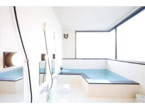 Kochi Sunrise Hotel, Prenota Hotel Hotel a Shikoku con parcheggio, Parcheggio