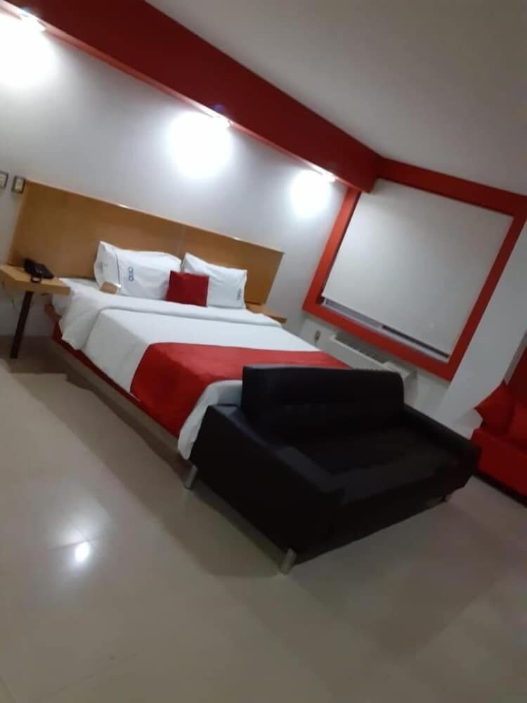 Ceo Hotel Business Class