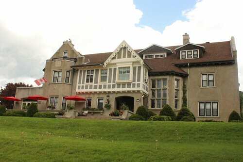 Grey Gables Inn, Забронировать Гостевой дом Пемброк Ottawa Valley