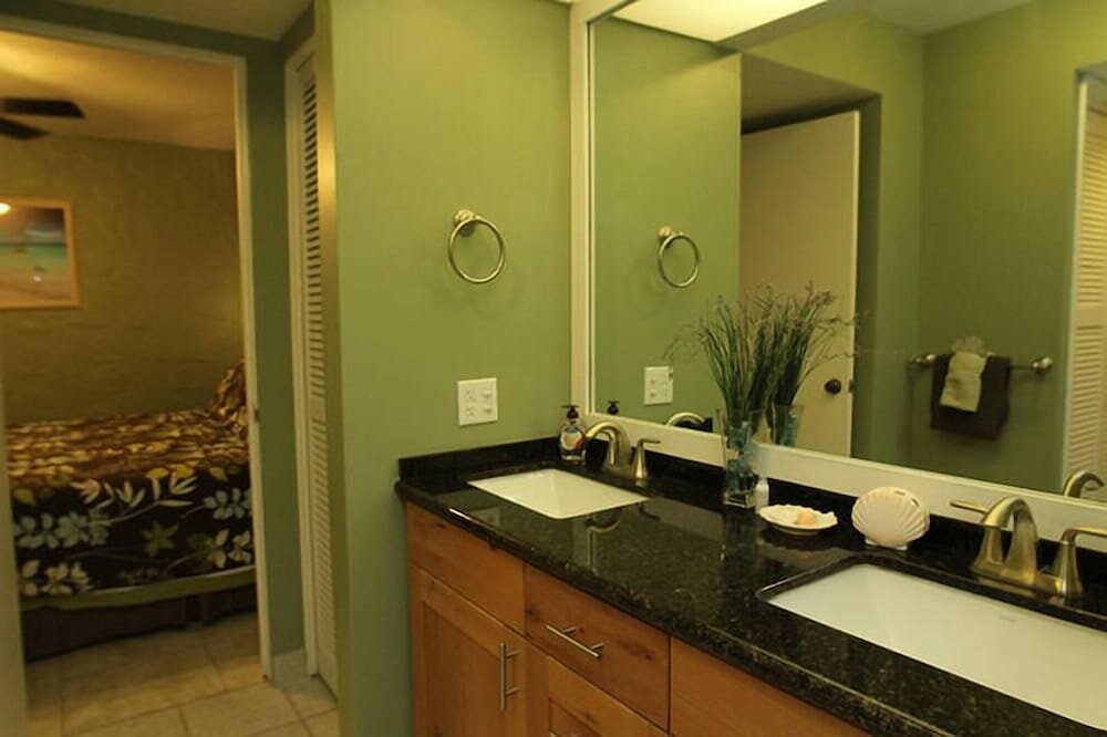 Casa De Emdeko Condo w Pool A C & Ocean Views