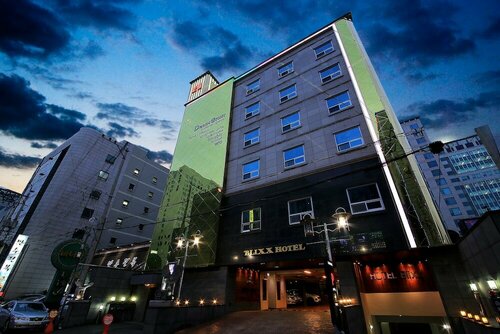 Hotel THE Blixx, Забронировать Отель Хвасон Кёнгидо