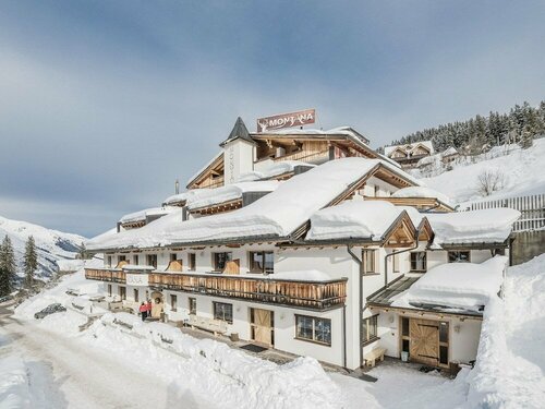 Apart Montana, Book Lejlighed Hoteller i Tyrol med parkering, Parkering