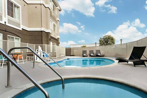 La Quinta by Wyndham Hesperia Victorville, Забронировать Отель Викторвилл штат Калифорния, рядом с Scandia Family Fun Center