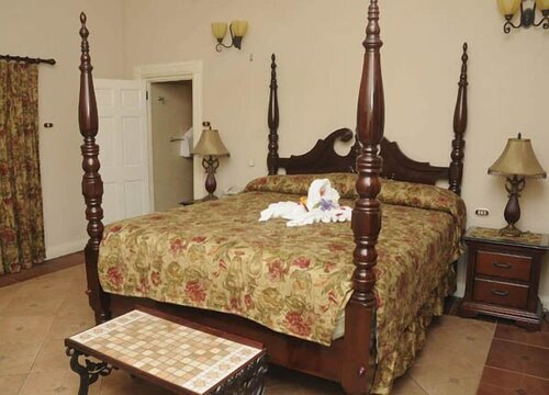 Hotel Four Seasons, Book Hotel Hoteller i Kingston med parkering, Parkering