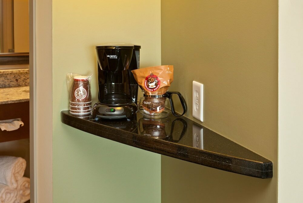 AmericInn by Wyndham Hartford SD