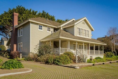 Mendocino Hotel & Garden, Забронировать Отель Отели Мендосино с завтраком, рядом с Дом-музей «Келли», Завтраки