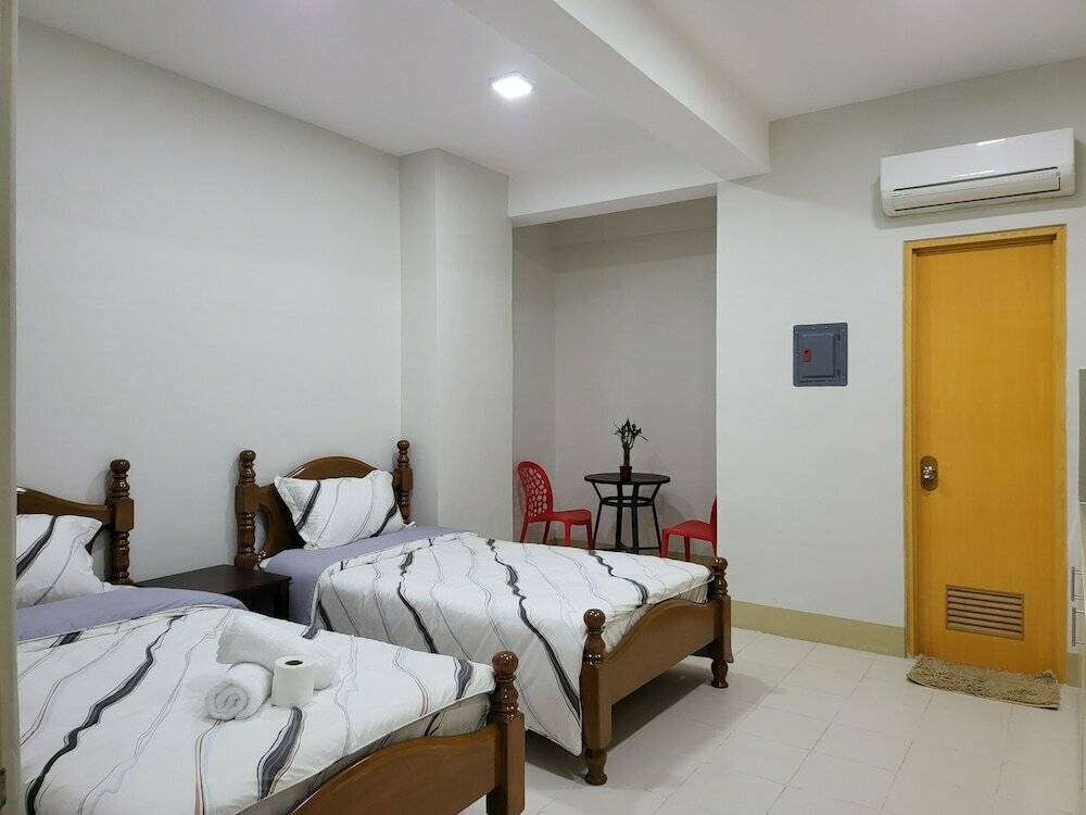 Rooms R Us - Purisima