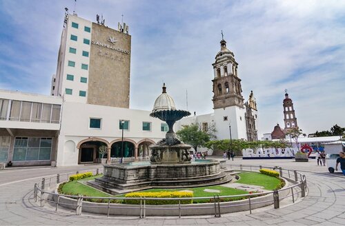 Hotel San Francisco Irapuato Business Class, Rezervați Hotel Hoteluri în El Bajio cu parcare, Parcare