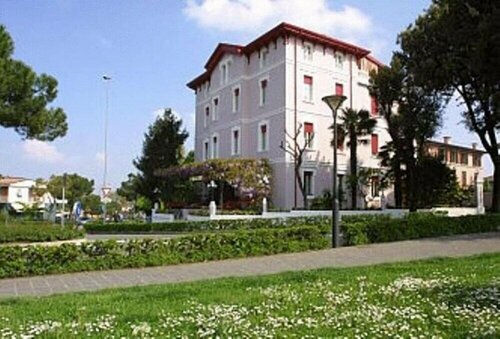 Hotel Giardinetto, Забронировать Отель Дезенцано-дель-Гарда озеро Гарда
