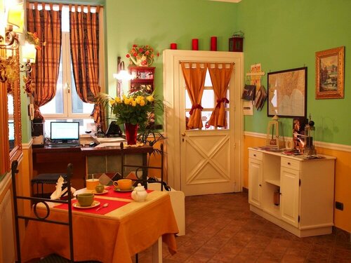 B&B Delle Palme, Забронировать Отель «постель и завтрак» Кьяйя Неаполь, рядом с Галерея Умберто