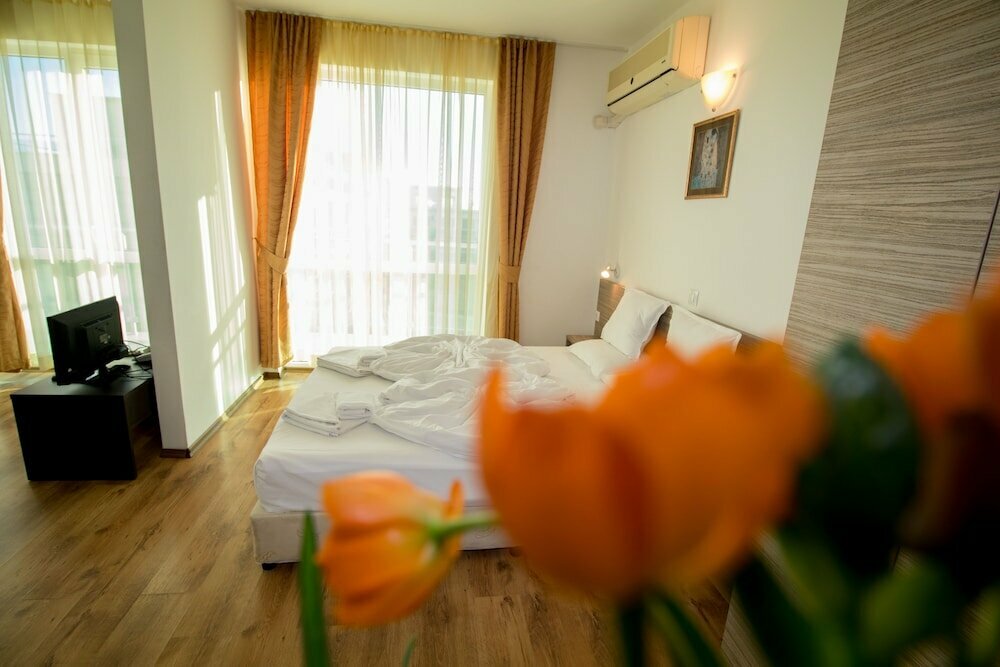 Clara Aparthotel & Residence