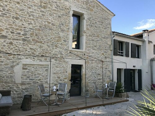 O2Suites, Buchen Sie Hotel Bernis Gard