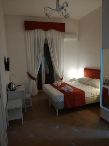 Residenza Angioina, Забронировать Отель Неаполь Кампания, рядом с Порт Неаполя