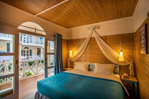 Santorini Beach Resort, Book Resort Hotels in Lombok with Breakfast, Breakfasts