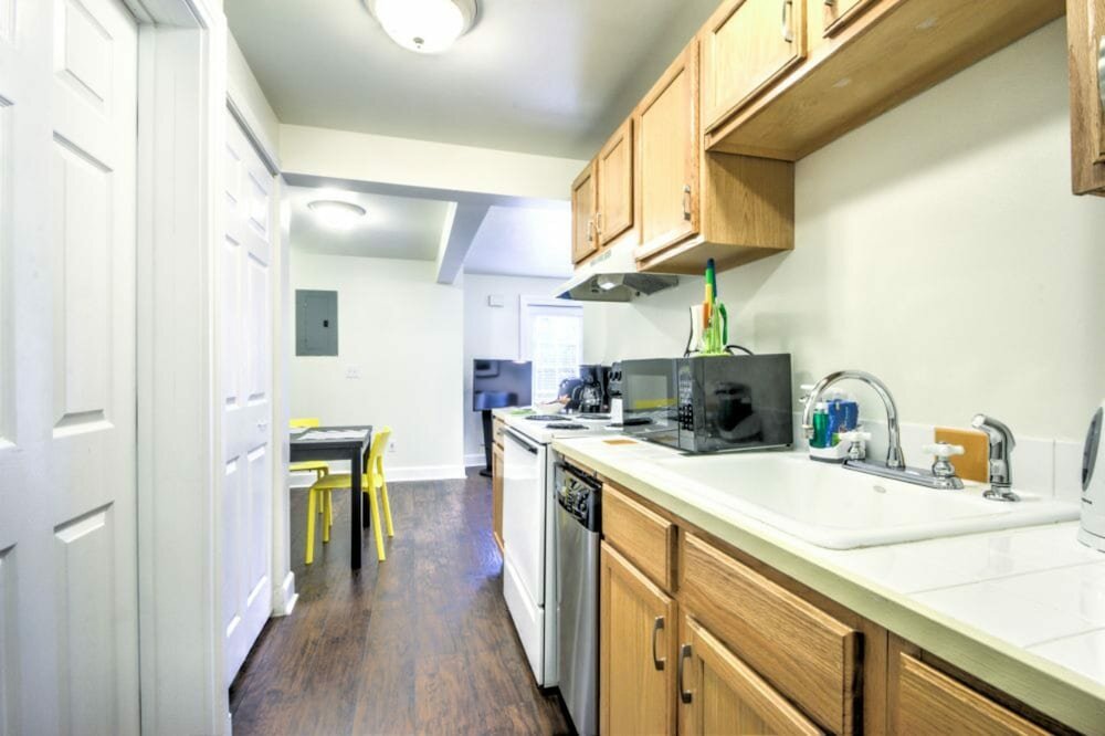 Hosteeva Capitol Hill 2br Apt - 7 Walking Distance To Dining