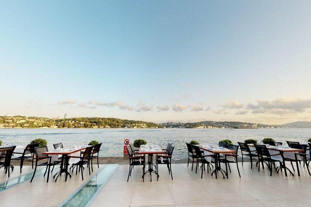 Ajia Hotel