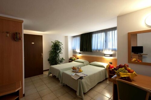 Hotel Roma, Забронировать Отель Отели Кассано-Маньяго 3 звезды, 3*