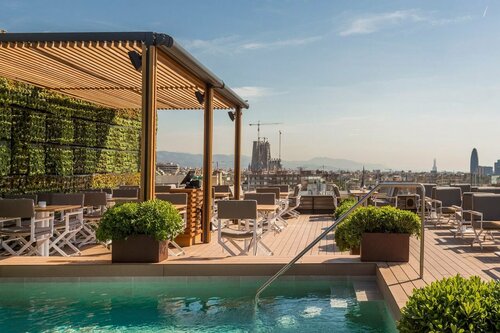 Majestic Hotel & Spa Barcelona GL, Забронировать Курортный отель Отели Барселоны с бассейном, рядом с Базилика Непорочного Зачатия, Бассейн