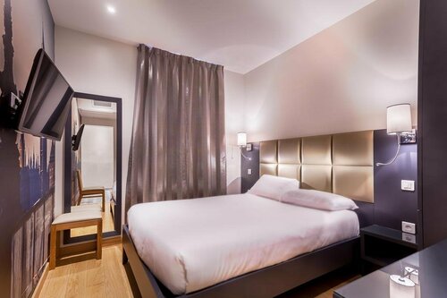 Hotel Jenner, Забронировать Отель Отели Val de Marne с парковкой, Парковка