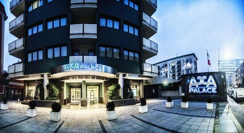Acca Palace - AA Hotels, Забронировать Отель Нигуарда Брессо