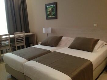 Fly Hotel, Réserver Hôtel Maianga Luanda, près de Jumbo Hypermarket Luanda