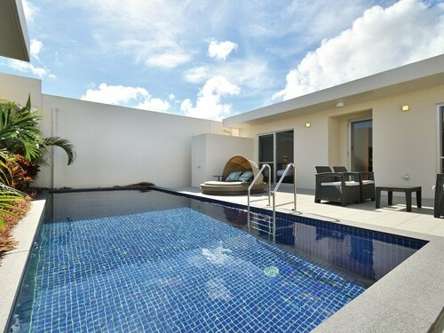 The Pool & Sauna Villa MOTOBU, Book Villa Hoteller i Okinawa med parkering, Parkering
