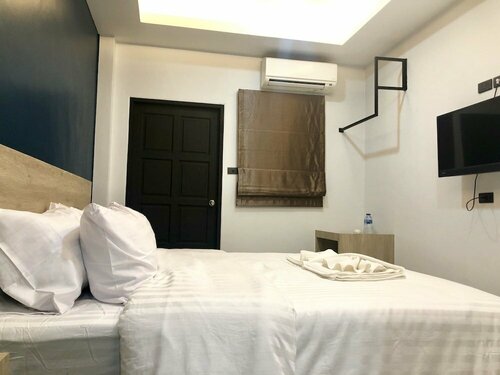 Tall Tree Kata Phuket, Забронировать Хостел Карон Бич остров Пхукет