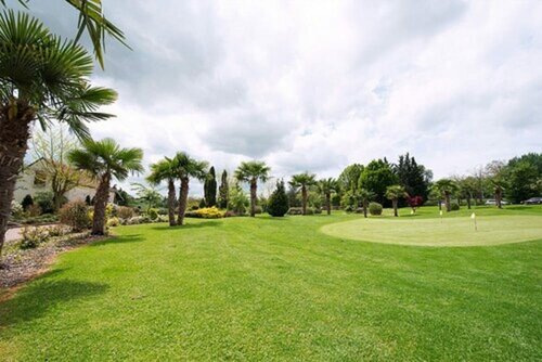 Hotel Abbaye du Golf de Lésigny, Забронировать Отель Отели и гостиницы Лезиньи, Отель