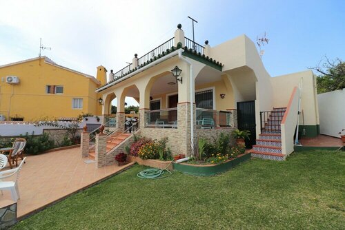 1107 Villa Salares, Забронировать Вилла Виллы Нерха, рядом с Музей города Нерхи, Вилла