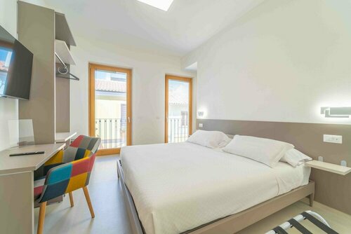 Nuova -Luxury Rooms & Apartment, Забронировать Апартаменты/квартира Отели Изумрудного берега с бассейном, Бассейн