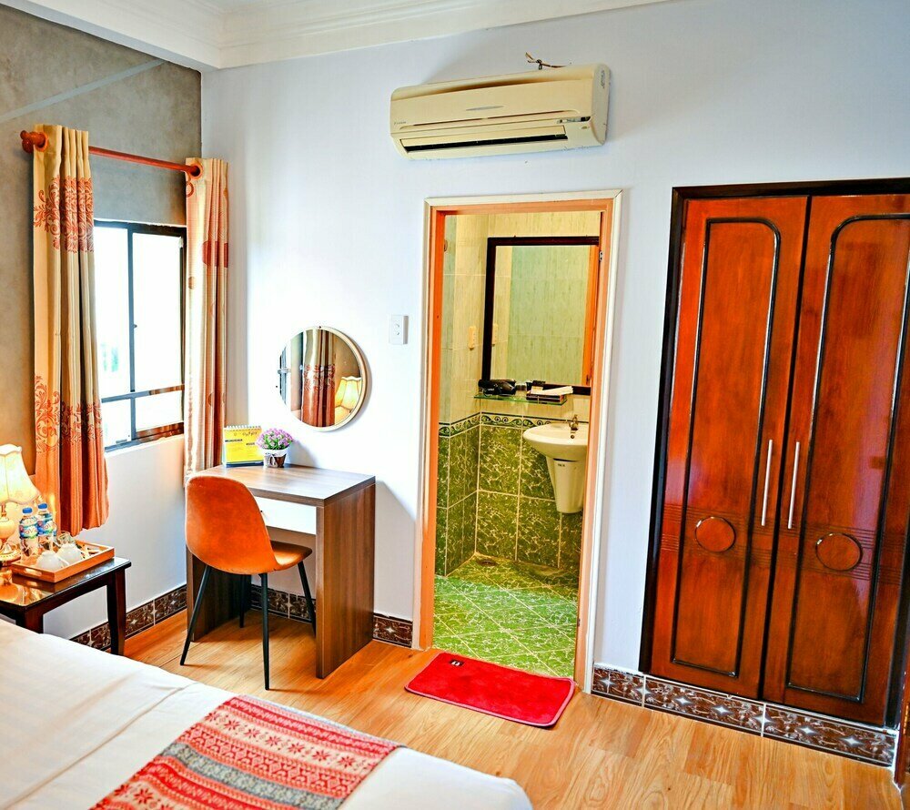 Hanz Cosmos Central Hotel