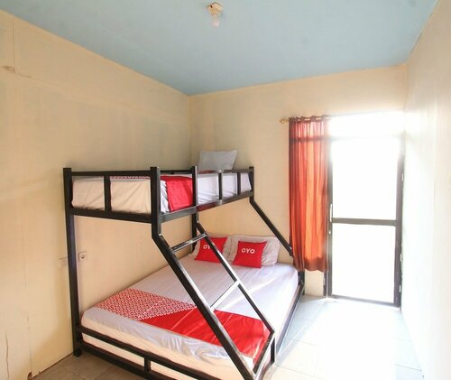 OYO 93121 Abi Bungalow & Hostel, Забронировать Хостел Пеменанг провинция Западные Малые Зондские острова